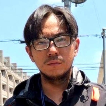 上山　聖太